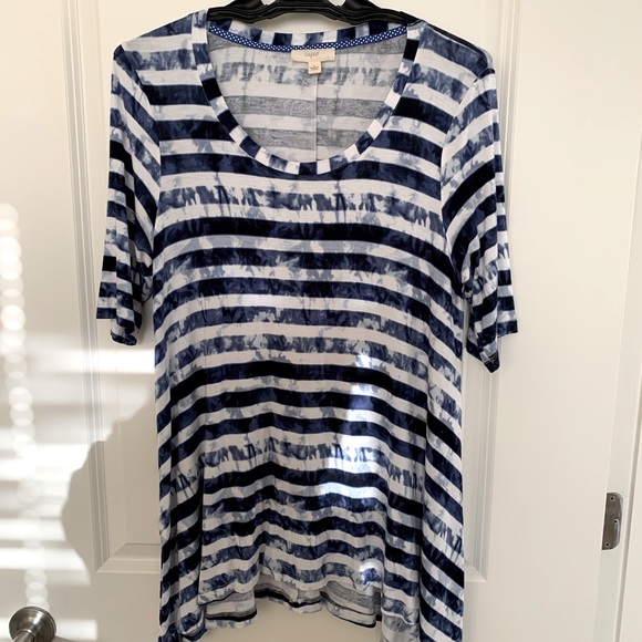 Cupio blue & white tye dyed striped short sleeved top - Picture 1 of 4